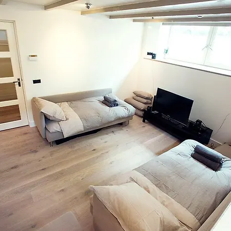 Bed & Breakfast One Bedroom *